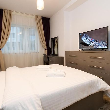 Yan Apartment - Near Mall & Free Private Parking براشوف المظهر الخارجي الصورة