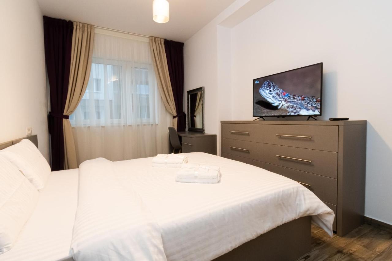 Yan Apartment - Near Mall & Free Private Parking براشوف المظهر الخارجي الصورة